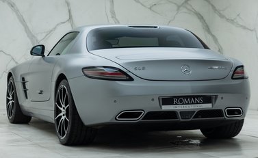 Mercedes-Benz SLS AMG GT 12