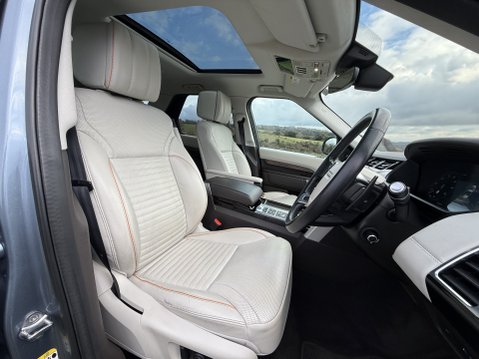 Land Rover Discovery SDV6 HSE LUXURY 29