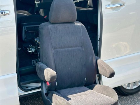Toyota Vellfire ELECTRIC DISABILITY SEAT+GRADE 4B 14
