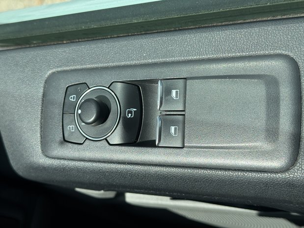 Ford Transit Custom SWB L1H1 Low Roof Limited 300 Air Con Alloys Cam Sensors EURO 6 22