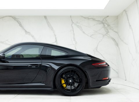 Porsche 911 (991.2) GT3 Touring 25