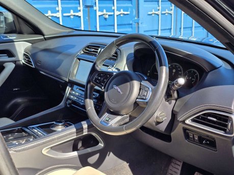 Jaguar F-Pace 2.0 D180 R-Sport SUV 5dr Diesel Auto AWD Euro 6 (s/s) (180 ps) 22