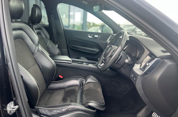 Volvo XC60 T5 R-DESIGN AWD PETROL AUTO 17