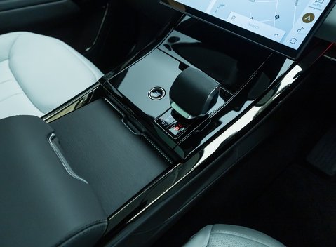 Land Rover Range Rover Sport P550e AUTOBIOGRAPHY 24