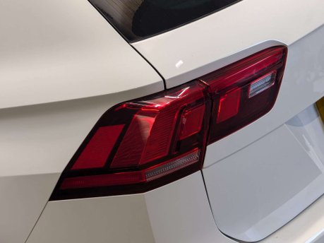 Volkswagen Tiguan 1.5 Tiguan R-Line TSi Semi-Auto 5dr 42