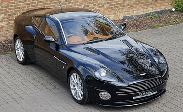 Aston Martin Vanquish S 3
