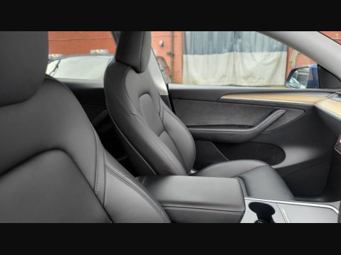 Tesla Model Y LONG RANGE AWD 30