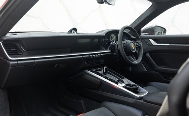 Porsche 911 Turbo S (992) Lightweight 19