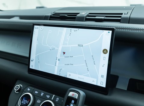 Land Rover Defender 110 D300 X-Dynamic HSE 19