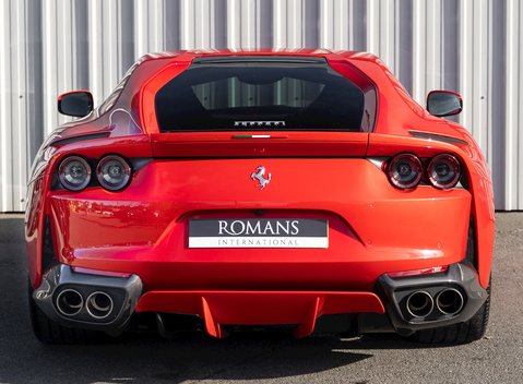 Ferrari 812 Superfast 5