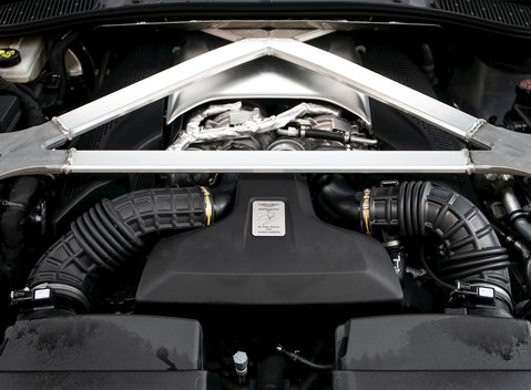 Aston Martin V8 Vantage 28