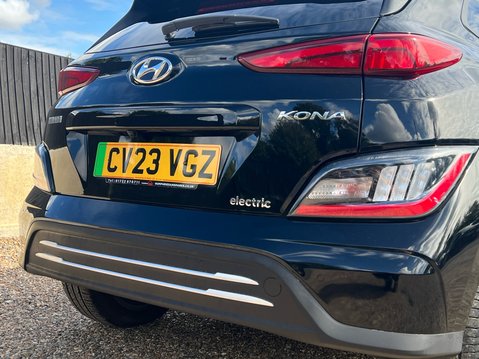 Hyundai KONA PREMIUM 18