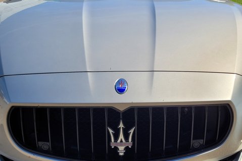 Maserati Quattroporte GTS 11