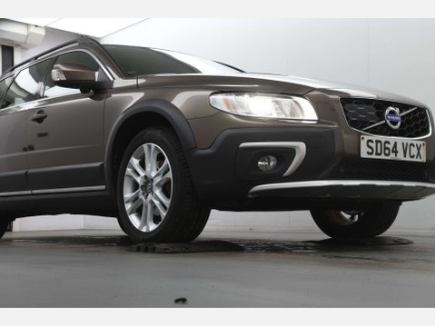 Volvo XC70 2.4 XC70 SE Luxury Nav D5 AWD Auto 4WD 5dr 12