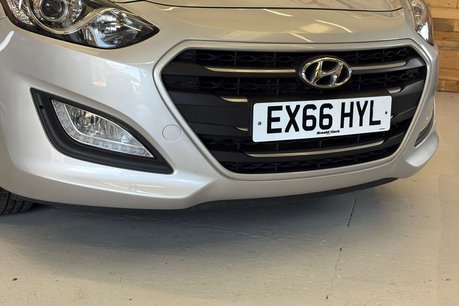 Hyundai i30 1.4 Blue Drive SE Nav Hatchback 5dr Petrol Manual Euro 6 (s/s) (100 ps) 23