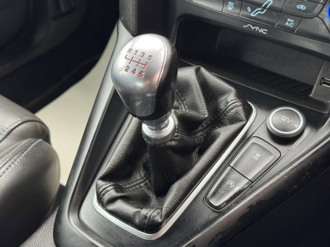 Ford Focus 2.0T EcoBoost ST-2 Euro 6 (s/s) 5dr 23
