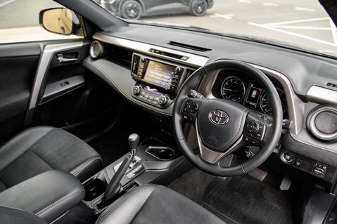 Toyota Rav 4 VVT-I DESIGN 4