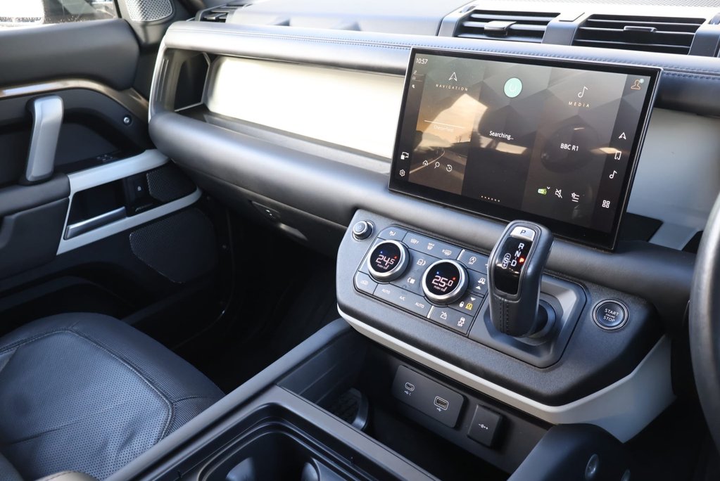 Land Rover Defender 110 D300 HARD TOP COMMERCIAL  X-DYNAMIC HSE GENUINE REAR SEATS  SEEKER STYLED 26