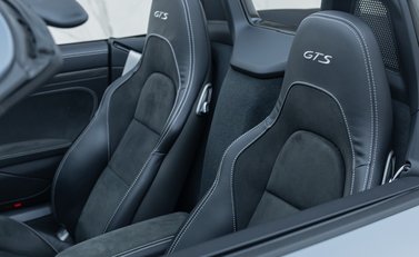 Porsche 718 BOXSTER GTS PDK 21