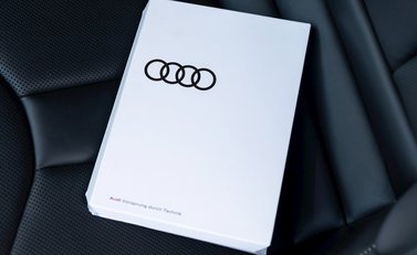 Audi R8 V10 Performance Carbon Black 30