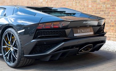 Lamborghini Aventador S LP740-4 29