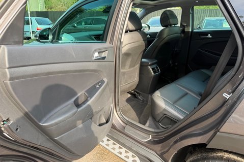 Hyundai TUCSON CRDI PREMIUM SE - 2 OWNERS - 10 HYUNDAI SERVICES  29