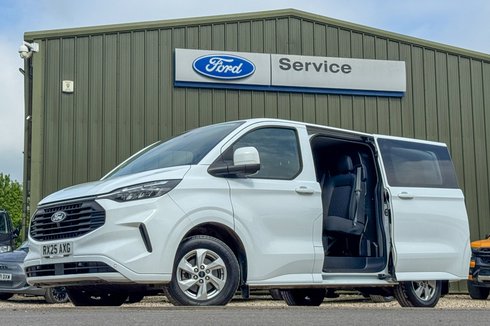 Ford Transit Custom Crew Cab SWB L1H1 Limited 320 A/C Alloys Camera Nav Sensors EURO 6