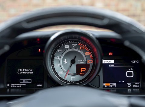 Ferrari GTC4 Lusso T 17