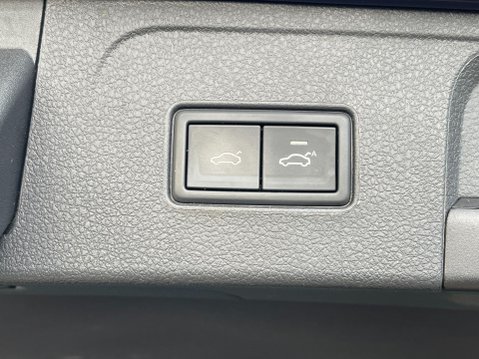 Volkswagen Passat 2.0 TDI EVO SEL DSG Euro 6 (s/s) 5dr 15