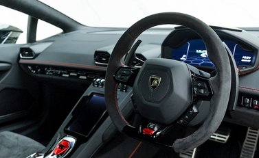 Lamborghini Huracan LP640-4 EVO 9