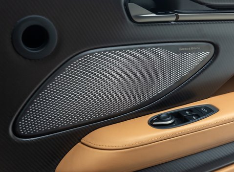 Aston Martin Vanquish V12 28