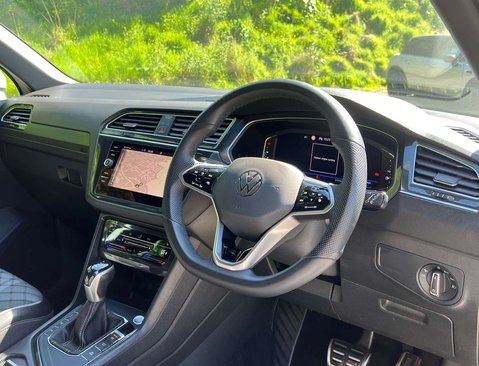 Volkswagen Tiguan 1.5 Tiguan R-Line TSi Semi-Auto 5dr 17