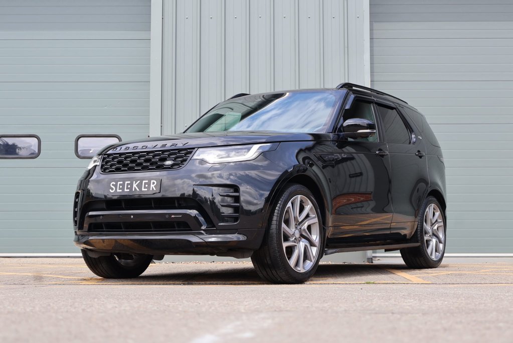 Land Rover Discovery 2023 R-DYNAMIC SE MHEV rear seat conversion deployable side steps  3