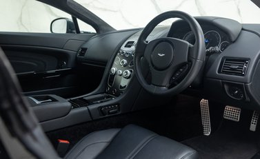 Aston Martin V12 Vantage S 13