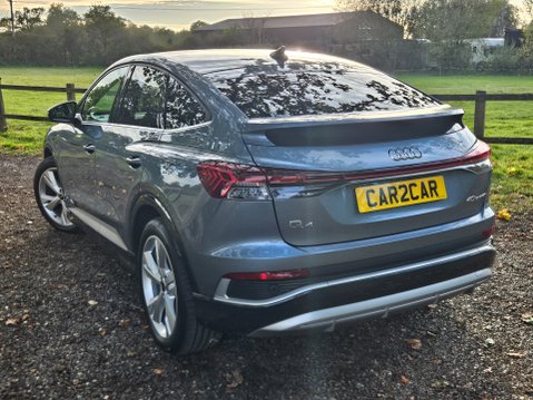 Audi Q4 SPORTBACK S LINE 8