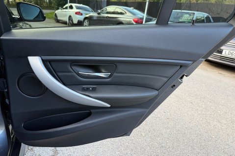 BMW 3 Series 320D M SPORT TOURING - REVERSE CAMERA -HEATED SEATS -POWERFOLD MIRRORS 31