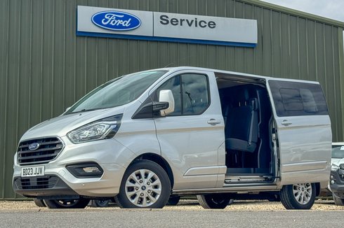 Ford Transit Custom Crew Cab AUTO SWB L1H1 Low Roof Limited 320 Air Con Alloys Sensors Cam EURO
