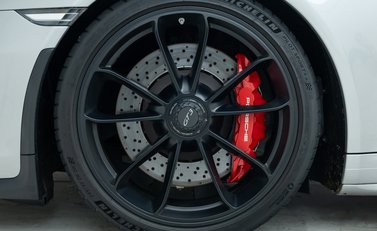 Porsche 911 GT3 (991.2) 21