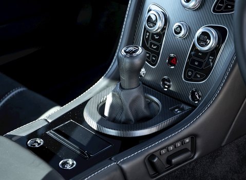 Aston Martin V12 Vantage S 19