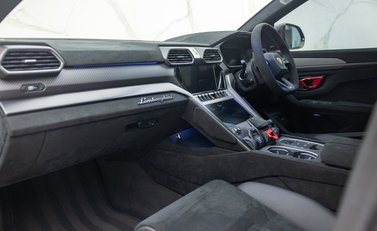 Lamborghini Urus PERFORMANTE 6