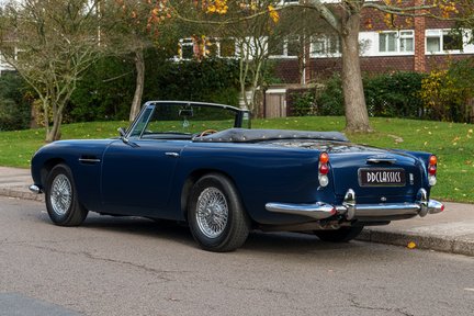Aston Martin DB5 Convertible 4