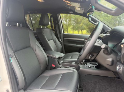 Toyota Hilux 2.8 Hilux Invincible X MHEV 4WD A 4WD 4dr 4