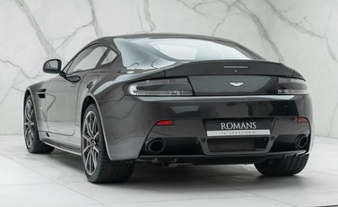 Aston Martin V12 Vantage S 10