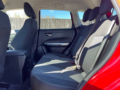 Suzuki Vitara SZ-T BOOSTERJET MHEV 9