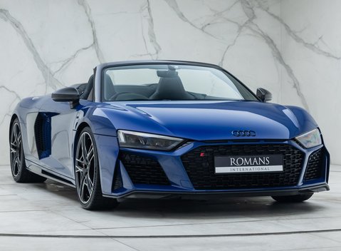 Audi R8 V10 PERFORMANCE CARBON BLACK SPYDER 13