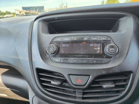 Vauxhall Viva 1.0i SE Euro 6 5dr 27