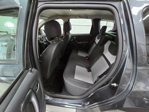 Dacia Duster 1.5 dCi Laureate EDC Euro 6 (s/s) 5dr 37