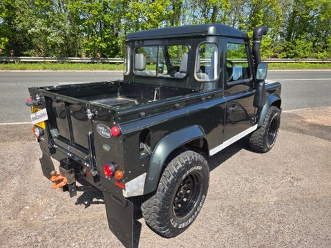 Land Rover Defender 90 TD5 COUNTY P/U 9