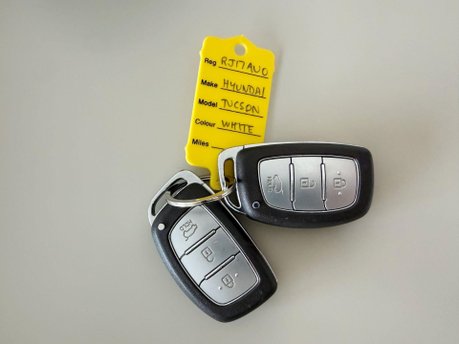 Hyundai TUCSON 2.0 CRDi Premium SE Auto 4WD Euro 6 5dr 13