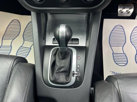 Volkswagen Golf 3.2 V6 R32 DSG 4Motion 5dr 37